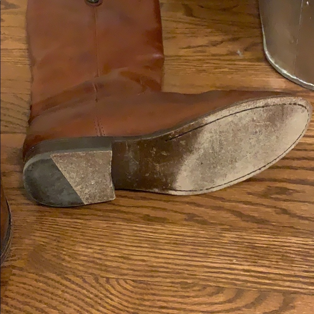 Frye - Picture 3 of 4